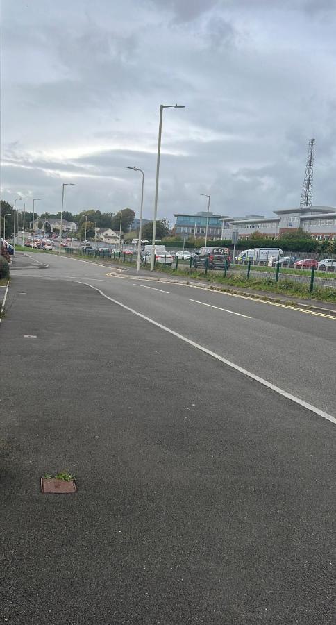 Salimi Apartment Bridgend  Luaran gambar